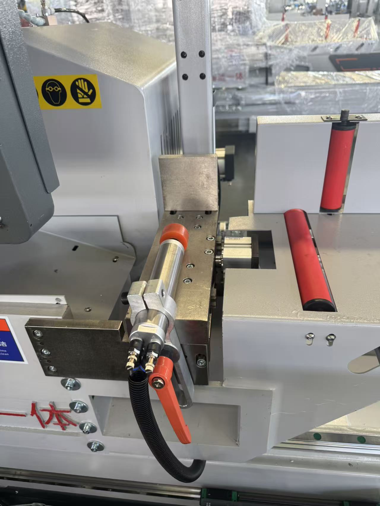 550 CNC Swivel ຕັດ-Off ພາຍໃນ (45° & 90°)