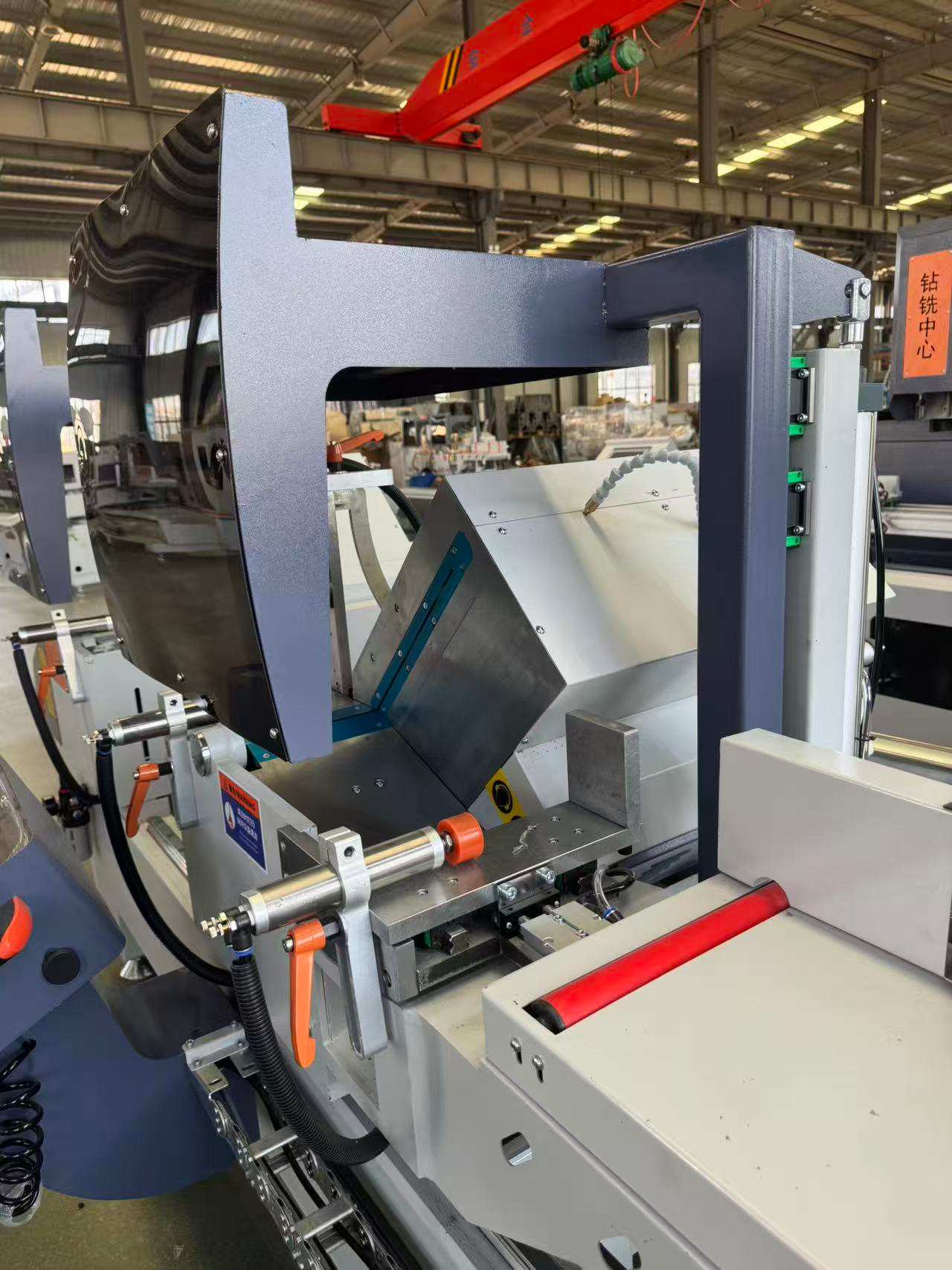 550 CNC Outward Swing Miter ການຜະລິດປະລິມານສູງ, 45°/90°