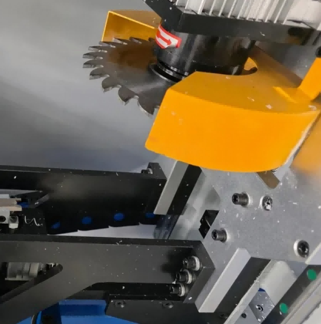 CNC ເຄື່ອງເຮັດຄວາມສະອາດມຸມ PVC ສໍາລັບ Windows